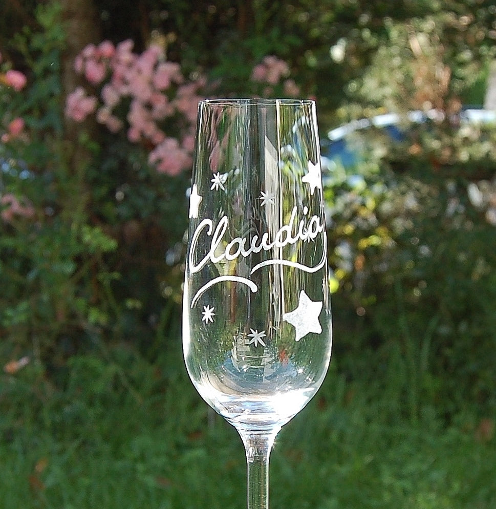 Sektglas mit Sternen Gravur personalisiert Weihnachten Handmade - Glasschleiferei Weber