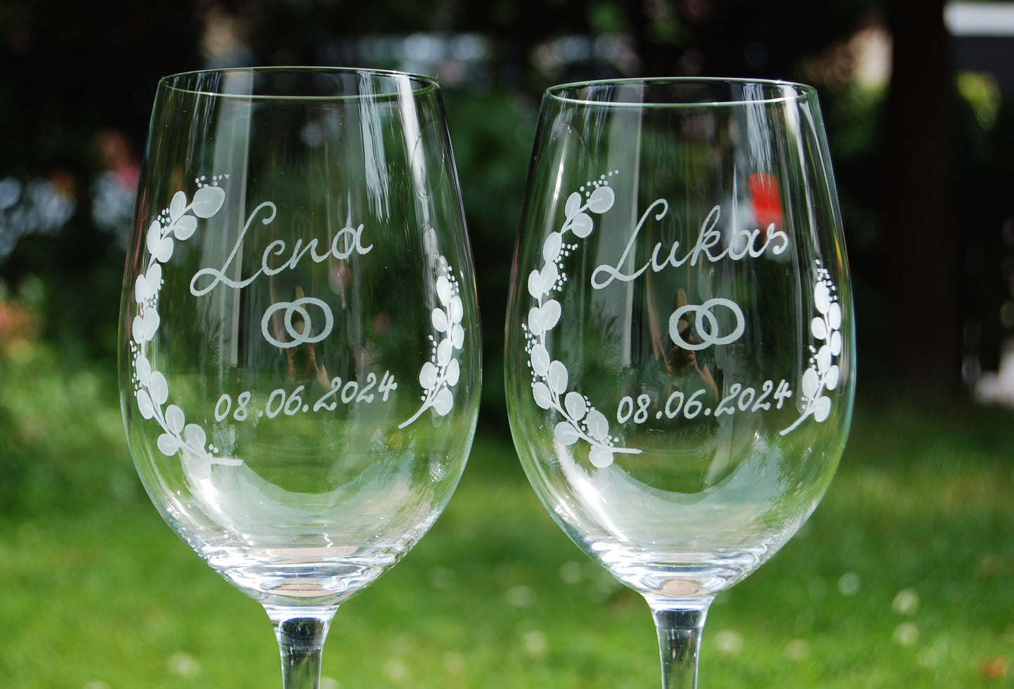 2x Rotweinglas | Gravur Hochzeit (Eukalyptusranke) | Handmade | Handgraviert - Glasschleiferei Weber
