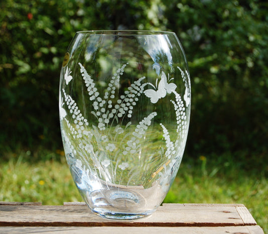 Vase Handgraviet mit Blumen Schmetterling Höhe: 18 cm Motiv Handmade